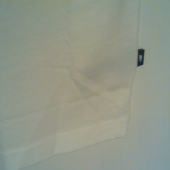 NEW BALANCE RUNNING "Moving Graphic Logo Tee" MEN'S OFF-WHITE T-SHIRT L MT51986 - Picture 3 of 7